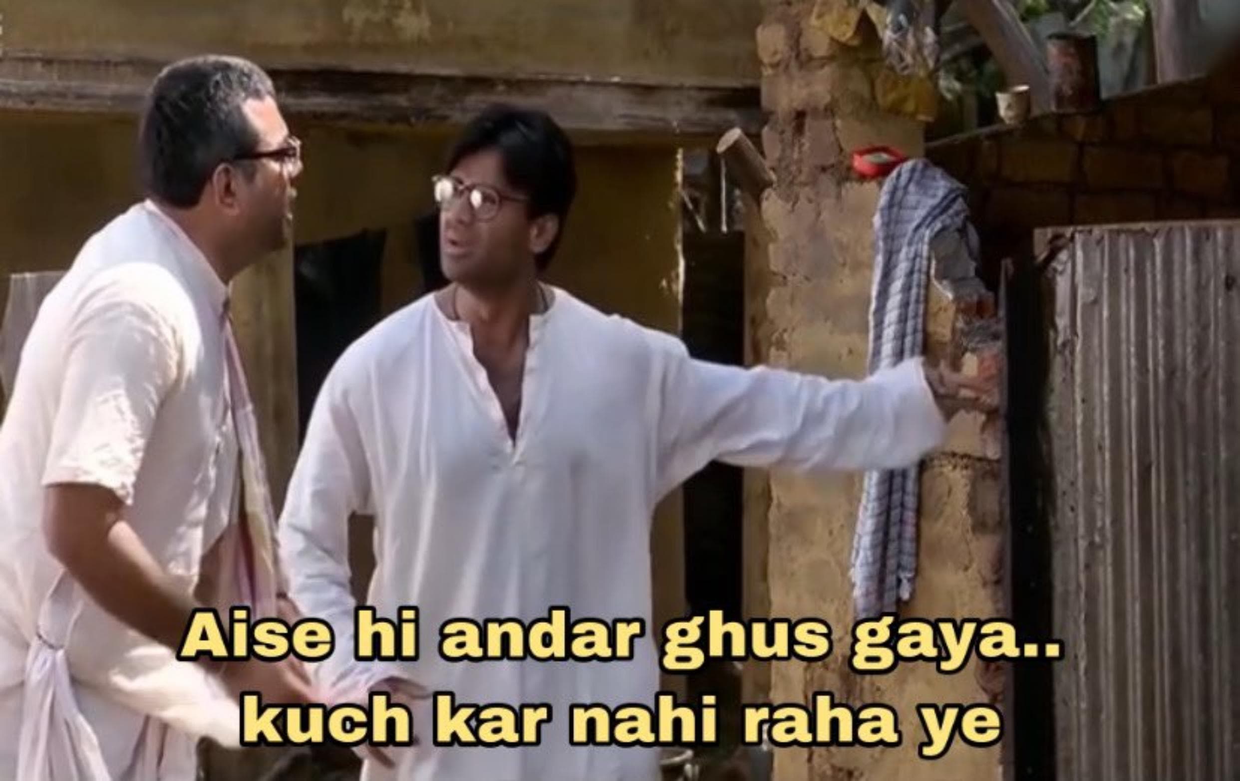Aise hi andar ghus gaua meme template