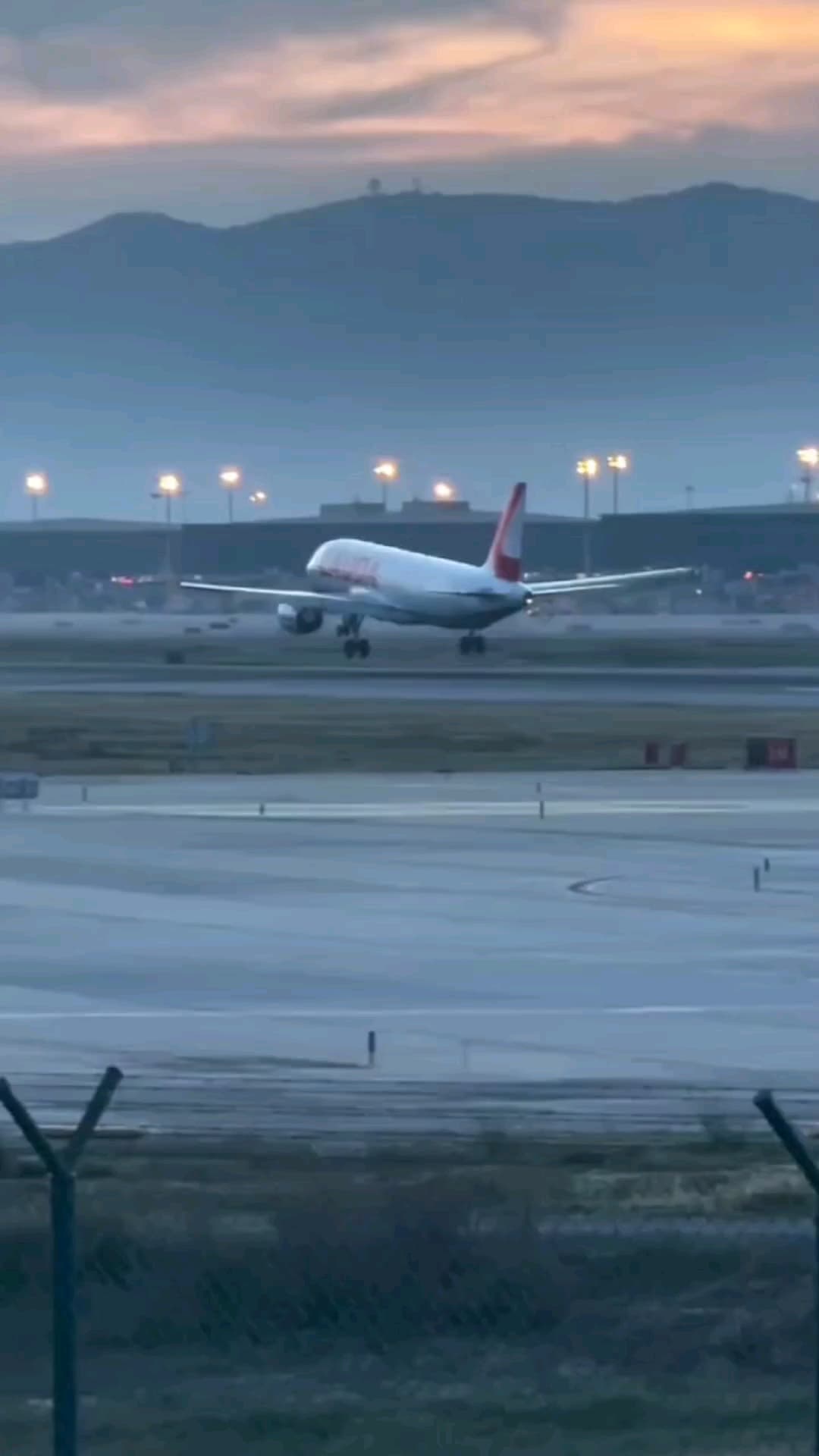 Laonda airplane landing meme template