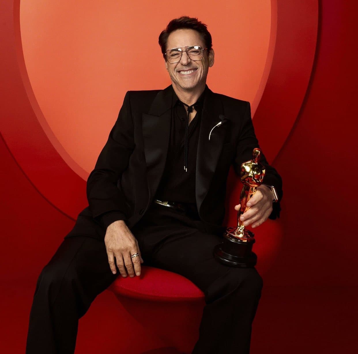 Rdj sitting with oscar meme template